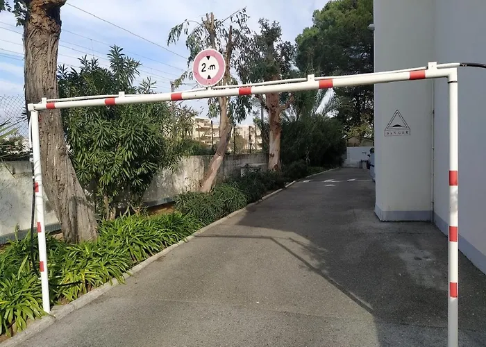 Grand Studio Neuf Face Port Et Plage, Parking Prive