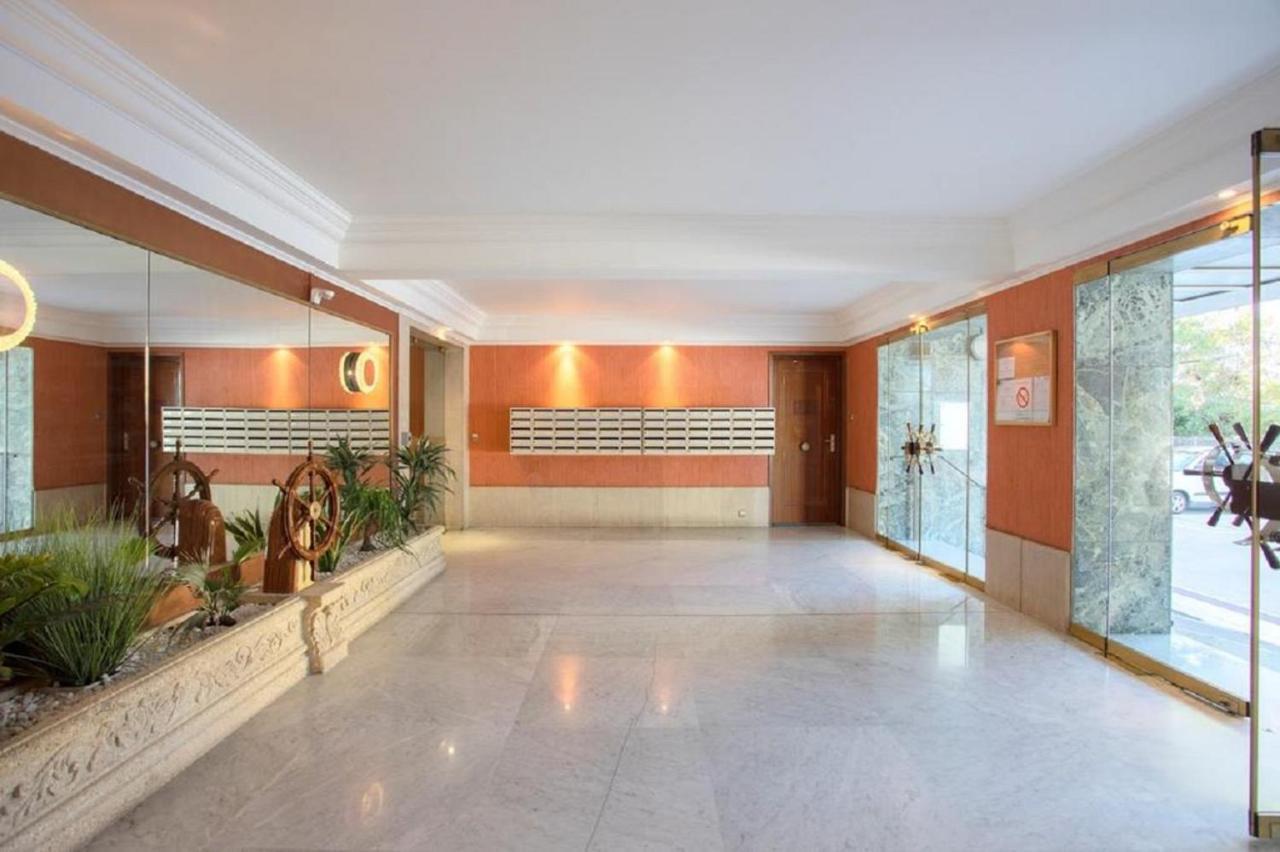 Apartment Grand Neuf Face Port Et Plage, Parking Prive Golfe-Juan
